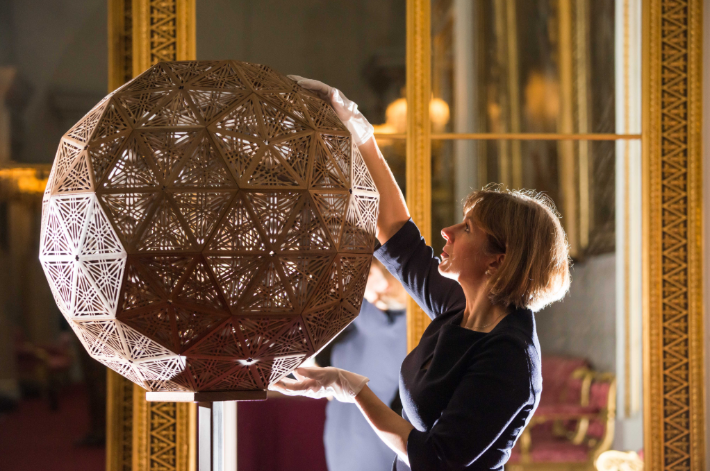 The geodesic dome, carved from walnut wood by Naseer Yasna (Mansouri), makes use of jali, the technique of creating geometric lattice designs from hundreds of individual pieces of wood. Royal Collection Trust / (c) Her Majesty Queen Elizabeth II 2018